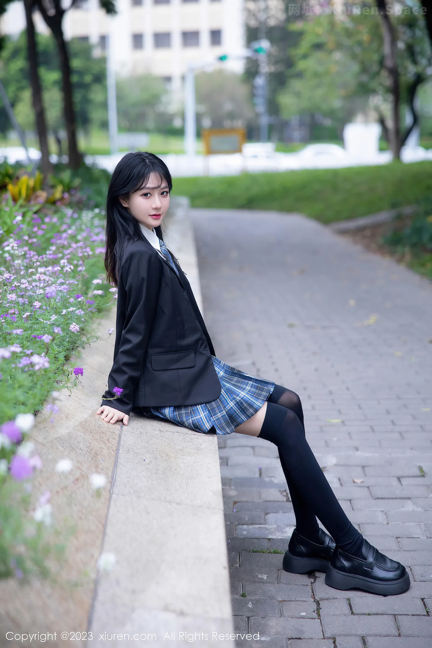 图片[6]-[XiuRen秀人网]2023.04.28 VOL.6662 幼幼 黑色JK制服与白色蕾丝内衣加黑丝美腿性感私房写真集-秀人网官方网站